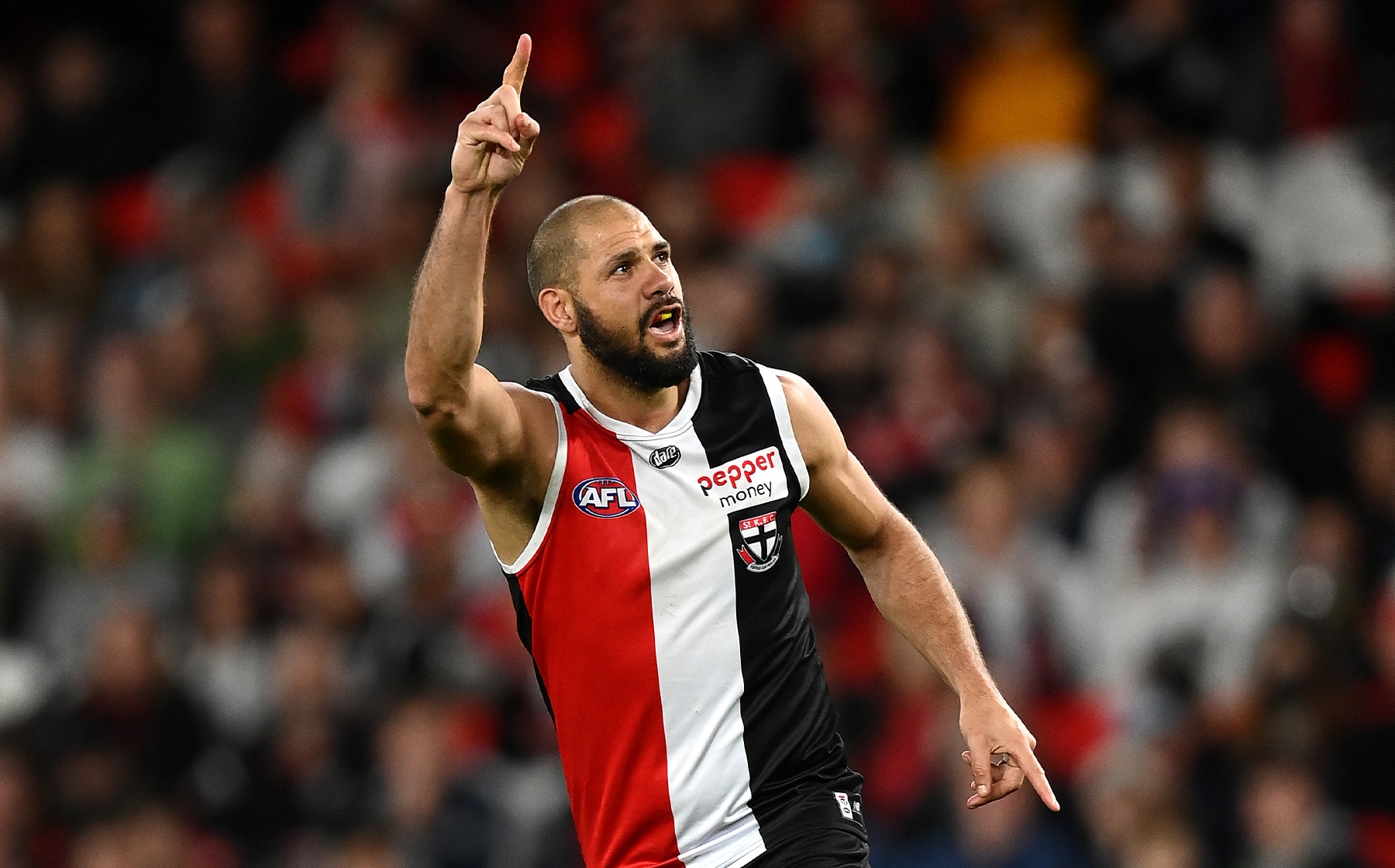 A glance, a chance: Ryder reveals the secrets behind that tap